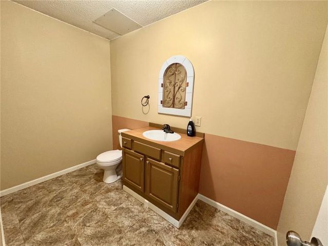 900 Summit Road, Knob Noster, MO 65336