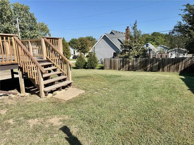 900 Summit Road, Knob Noster, MO 65336