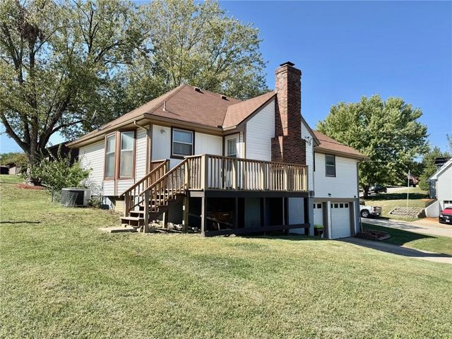 900 Summit Road, Knob Noster, MO 65336