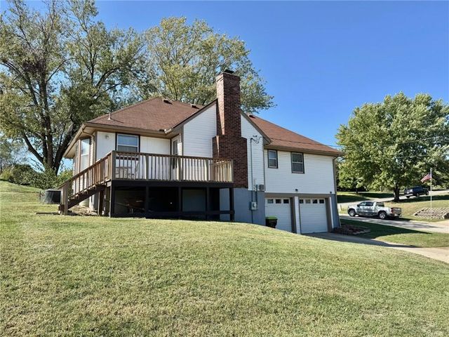 900 Summit Road, Knob Noster, MO 65336