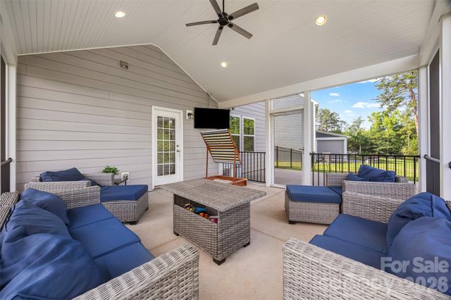 17712 Terryglass Lane, Charlotte, NC 28278