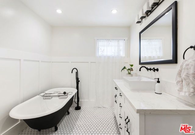 3628 Arlington Avenue, Los Angeles, CA 90018