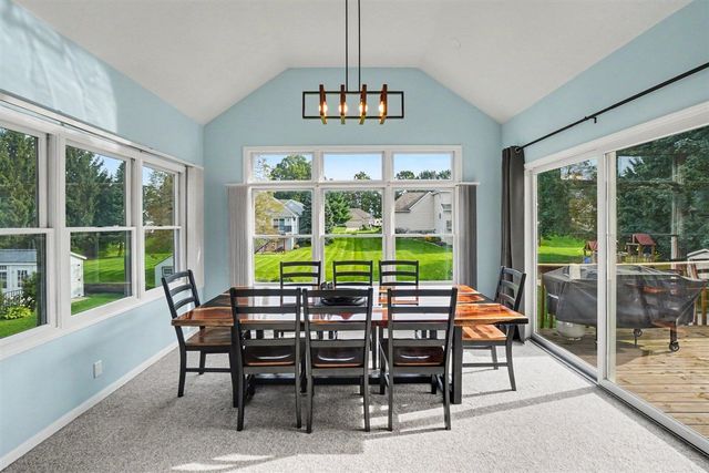 9521 Ridgecrest Drive, Zeeland, MI 49464