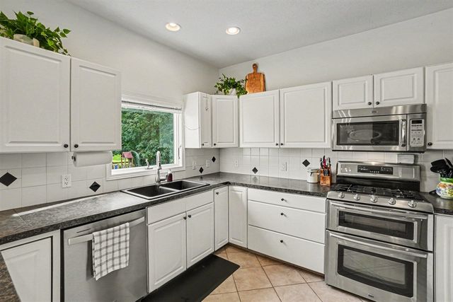 9521 Ridgecrest Drive, Zeeland, MI 49464