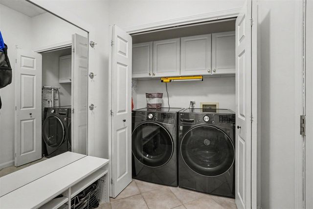 9521 Ridgecrest Drive, Zeeland, MI 49464