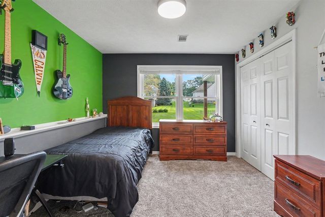 9521 Ridgecrest Drive, Zeeland, MI 49464