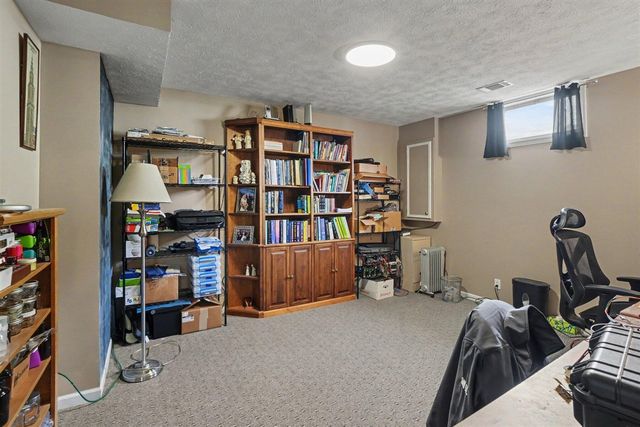 9521 Ridgecrest Drive, Zeeland, MI 49464