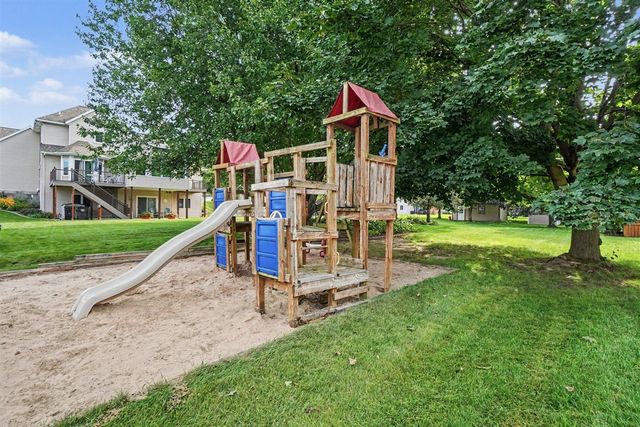 9521 Ridgecrest Drive, Zeeland, MI 49464