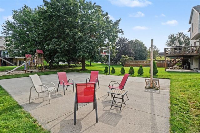 9521 Ridgecrest Drive, Zeeland, MI 49464