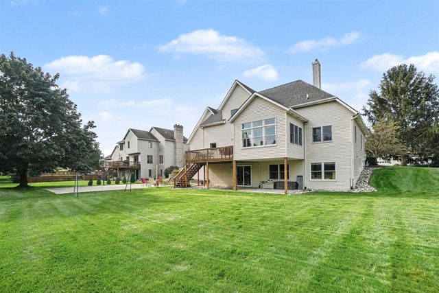 9521 Ridgecrest Drive, Zeeland, MI 49464