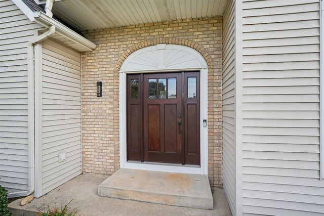 9521 Ridgecrest Drive, Zeeland, MI 49464