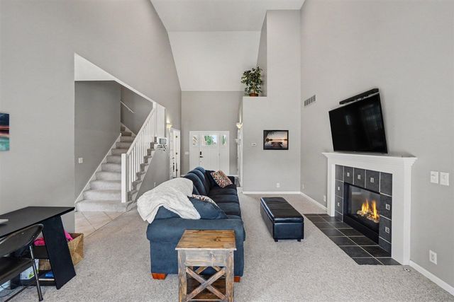 9521 Ridgecrest Drive, Zeeland, MI 49464