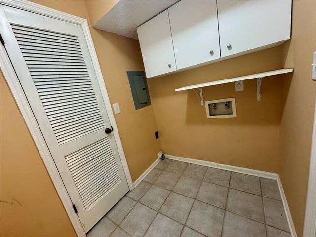 3925 Mountain View Road 3 C, Oakwood, GA 30566