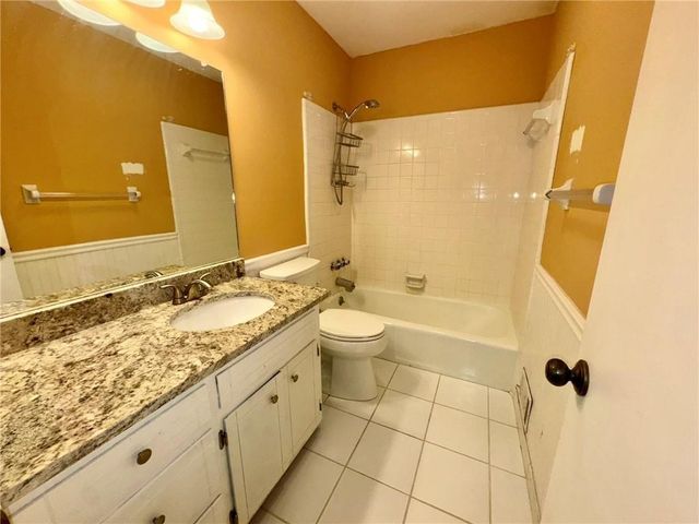 3925 Mountain View Road 3 C, Oakwood, GA 30566