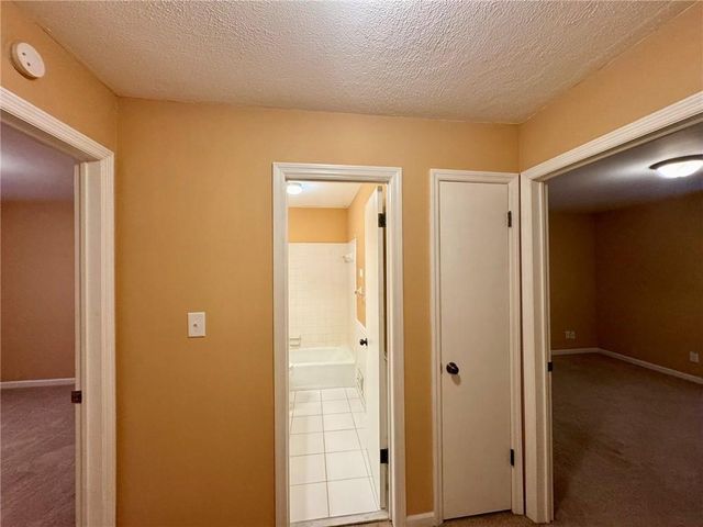 3925 Mountain View Road 3 C, Oakwood, GA 30566