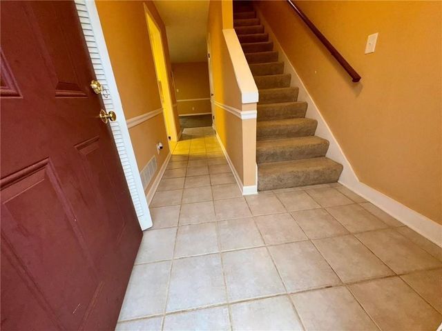 3925 Mountain View Road 3 C, Oakwood, GA 30566