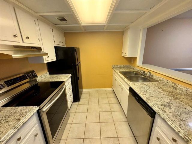 3925 Mountain View Road 3 C, Oakwood, GA 30566