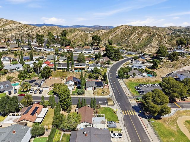 29223 Flowerpark Drive, Canyon Country, CA 91387