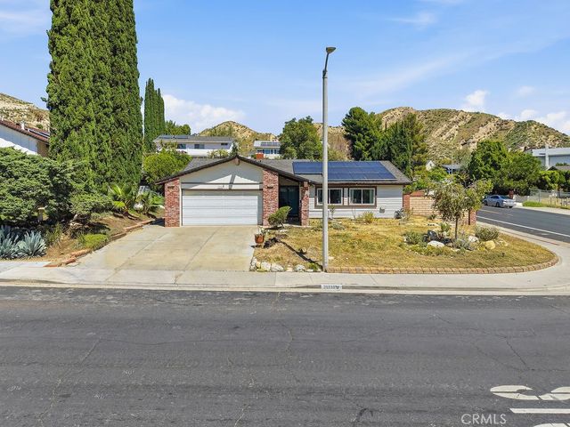 29223 Flowerpark Drive, Canyon Country, CA 91387