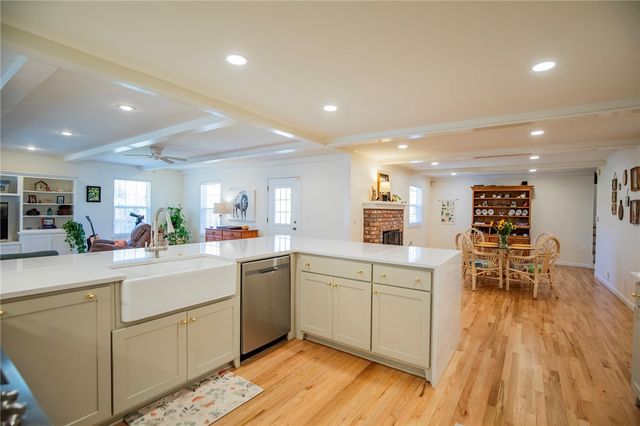 2803 N Elizabeth Avenue, Fayetteville, AR 72703