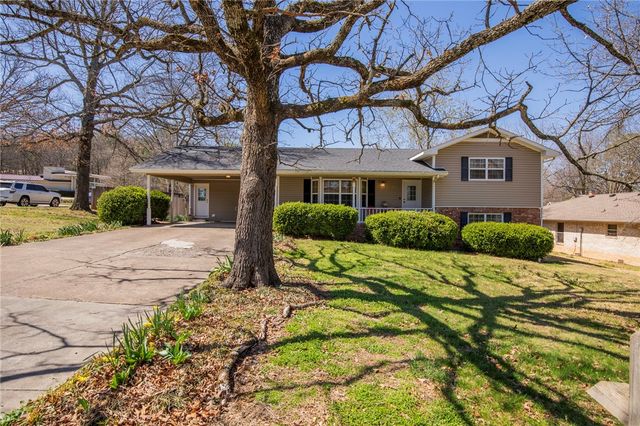 2803 N Elizabeth Avenue, Fayetteville, AR 72703