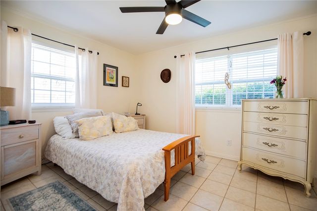 2803 N Elizabeth Avenue, Fayetteville, AR 72703