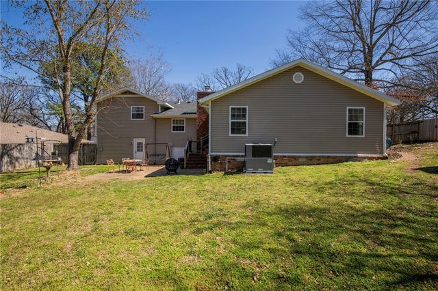 2803 N Elizabeth Avenue, Fayetteville, AR 72703
