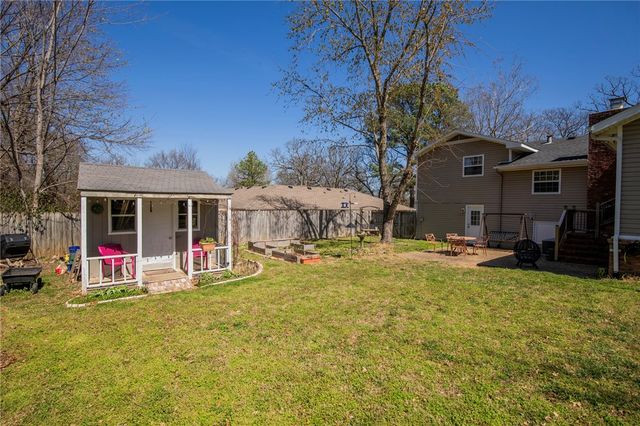 2803 N Elizabeth Avenue, Fayetteville, AR 72703