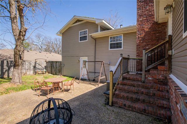 2803 N Elizabeth Avenue, Fayetteville, AR 72703