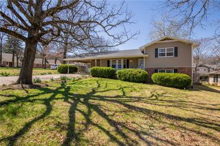 2803 N Elizabeth Avenue, Fayetteville, AR 72703