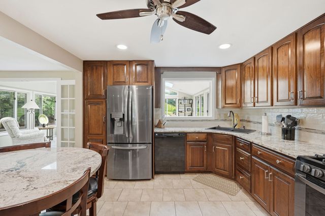 113 Farmingdale DRIVE, Marshall, PA 15090