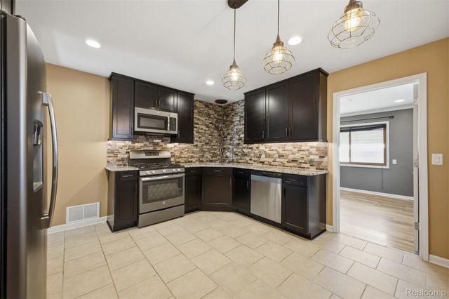 1130 Electric Street, Wyandotte, MI 48192