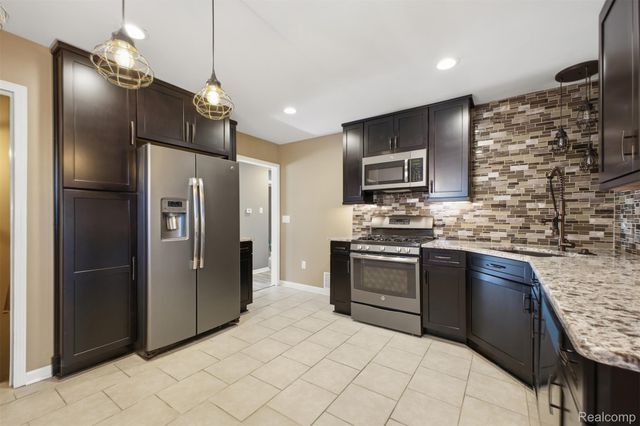 1130 Electric Street, Wyandotte, MI 48192