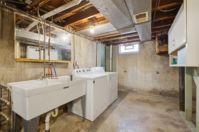 1130 Electric Street, Wyandotte, MI 48192