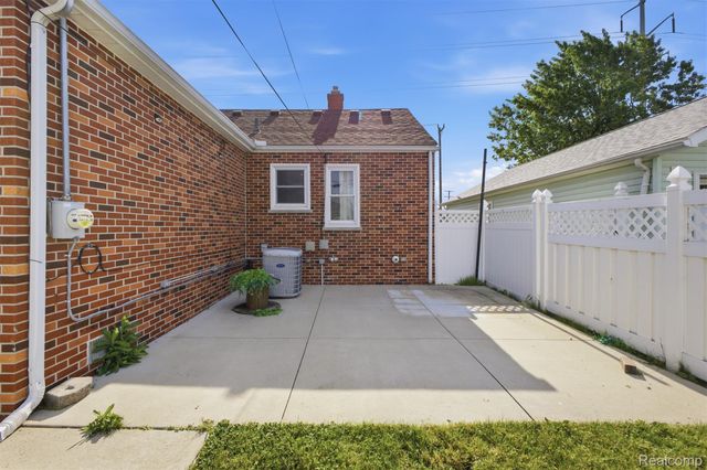 1130 Electric Street, Wyandotte, MI 48192