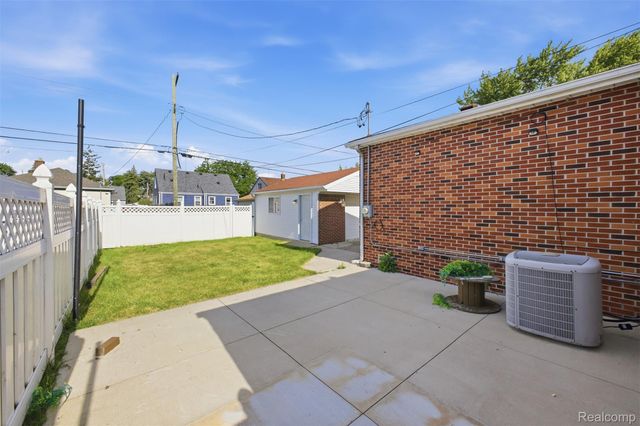1130 Electric Street, Wyandotte, MI 48192