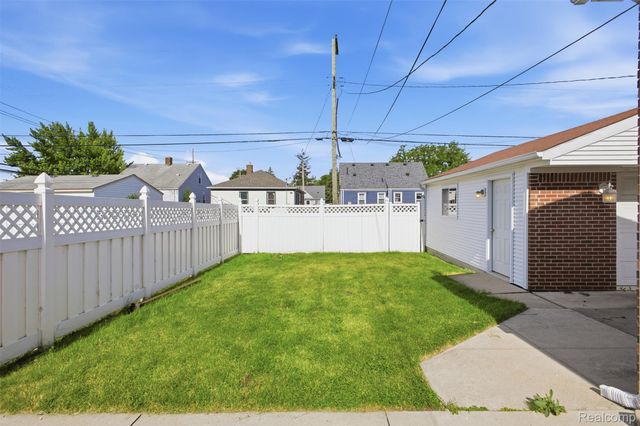 1130 Electric Street, Wyandotte, MI 48192
