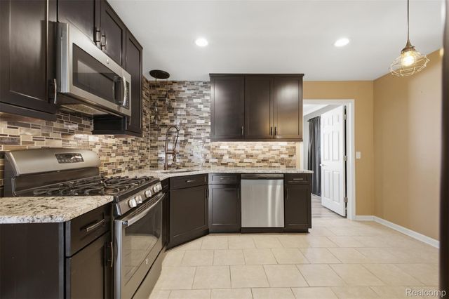 1130 Electric Street, Wyandotte, MI 48192