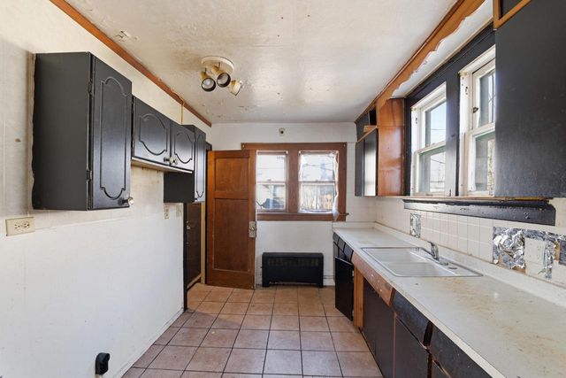 6480 N 56th STREET, Milwaukee, WI 53223