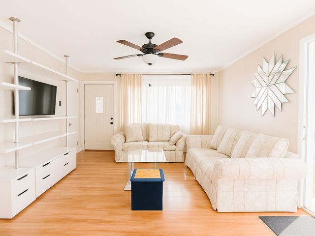 2009 Harding Avenue, Waukegan, IL 60085