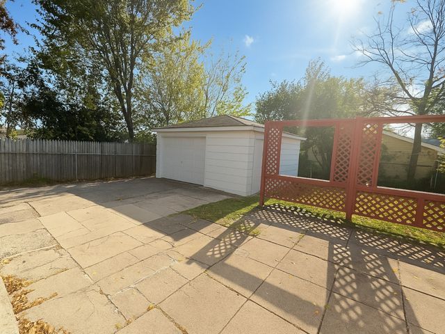 2009 Harding Avenue, Waukegan, IL 60085