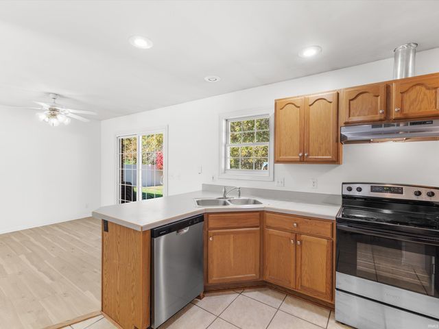 3834 Farrington Drive, Evansville, IN 47725