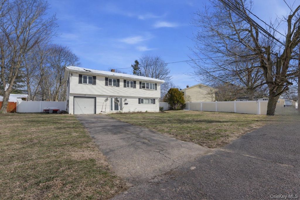 63 Ferris Avenue, Brentwood, NY 11717