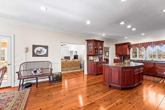 255 PARKS DRIVE, Normandy, TN 37360