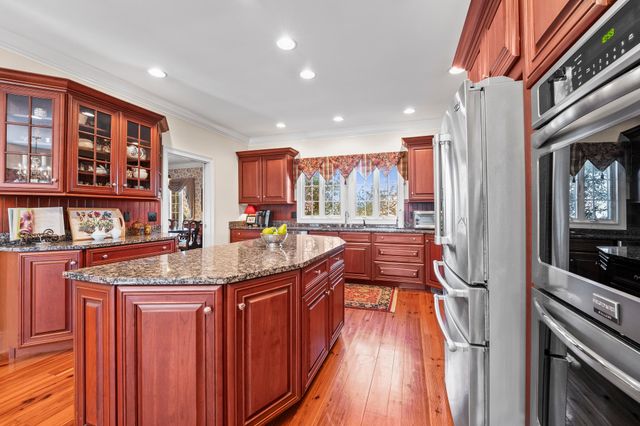 255 PARKS DRIVE, Normandy, TN 37360