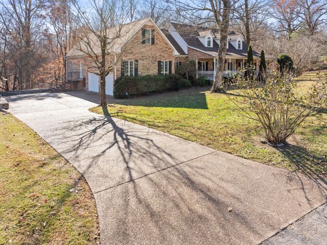 255 PARKS DRIVE, Normandy, TN 37360