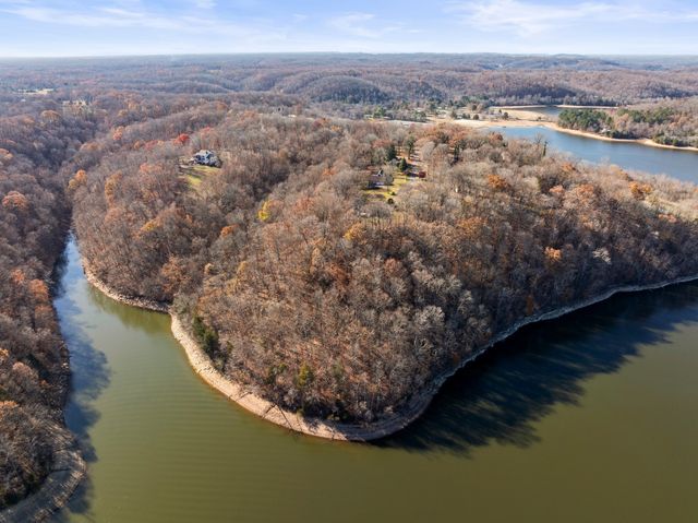 255 PARKS DRIVE, Normandy, TN 37360