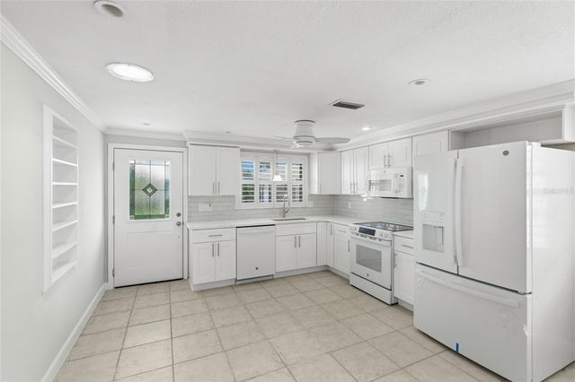 602 SPANISH DRIVE S 115, Longboat Key, FL 34228