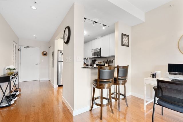 15 Waltham B505, Boston, MA 02118