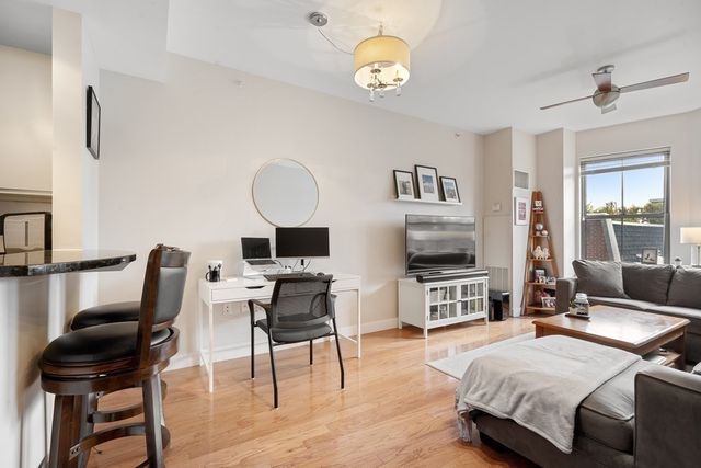 15 Waltham B505, Boston, MA 02118